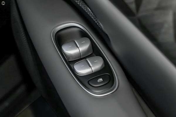 2025 MG IM5 Performance P12L