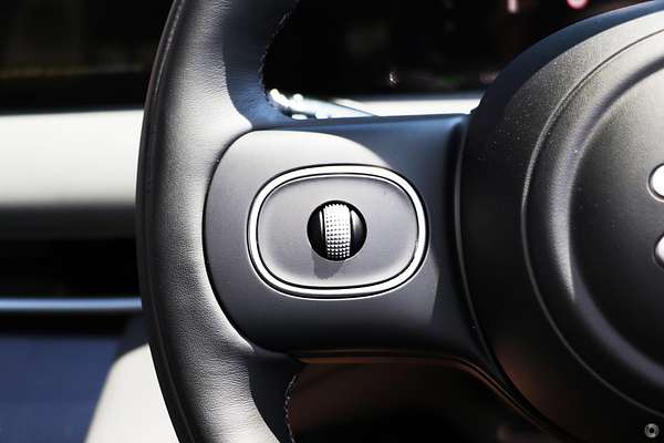 2025 MG IM6 Premium S12L