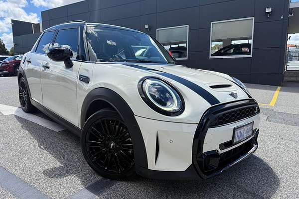 2022 MINI Hatch Cooper S Classic F55 LCI-2