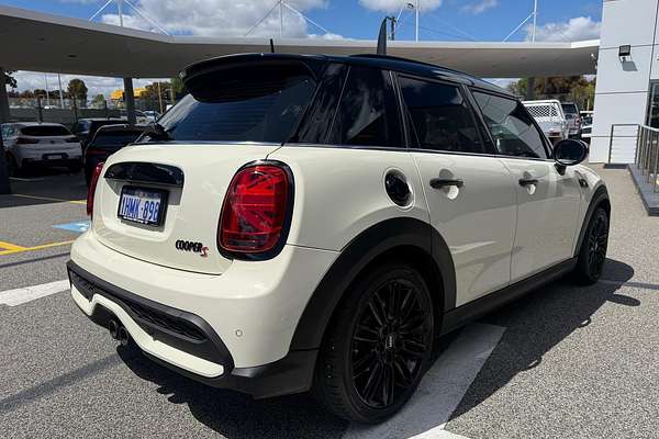 2022 MINI Hatch Cooper S Classic F55 LCI-2