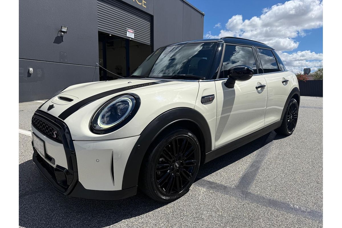 2022 MINI Hatch Cooper S Classic F55 LCI-2