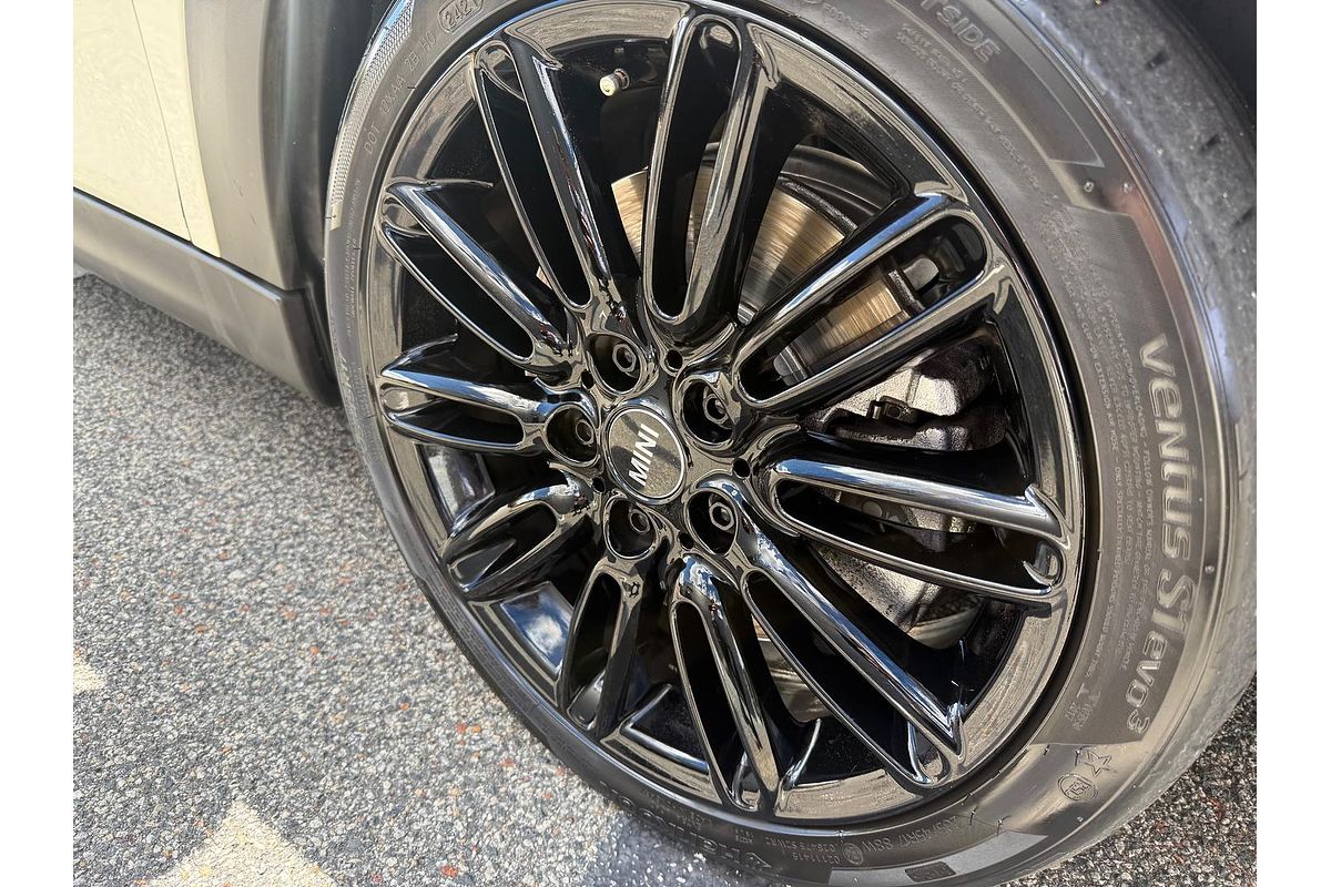 2022 MINI Hatch Cooper S Classic F55 LCI-2