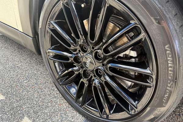 2022 MINI Hatch Cooper S Classic F55 LCI-2