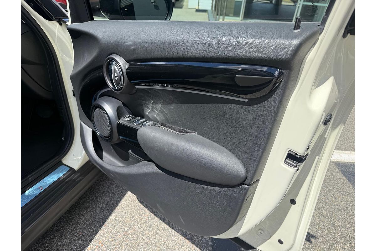 2022 MINI Hatch Cooper S Classic F55 LCI-2