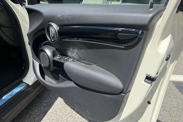 2022 MINI Hatch Cooper S Classic F55 LCI-2