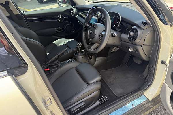 2022 MINI Hatch Cooper S Classic F55 LCI-2