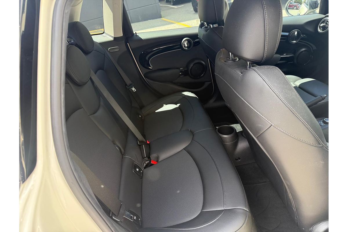 2022 MINI Hatch Cooper S Classic F55 LCI-2