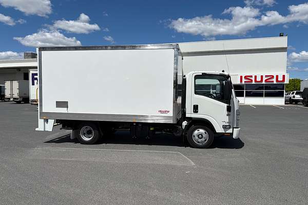 2025 Isuzu N Series NNR 45-150 Vanpack MWB