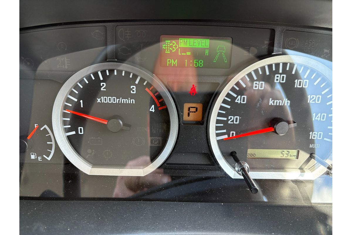 2025 Isuzu N Series NNR 45-150 Vanpack MWB