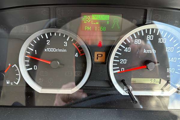 2025 Isuzu N Series NNR 45-150 Vanpack MWB