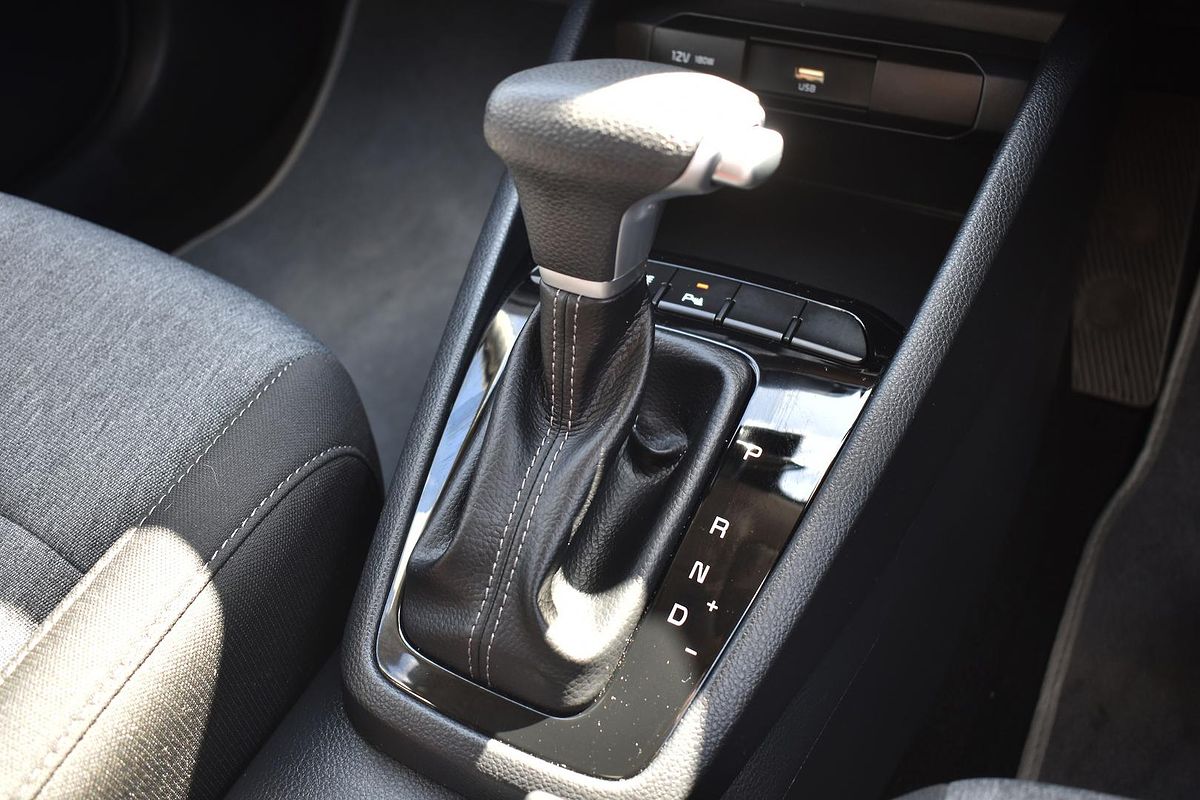2024 Kia Stonic S YB