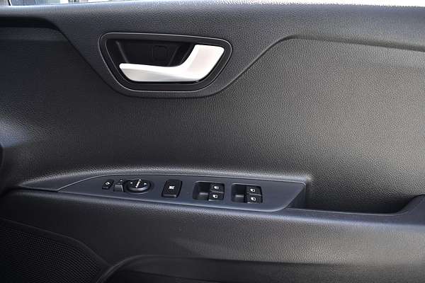 2024 Kia Stonic S YB