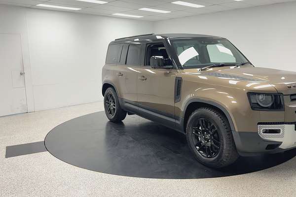 2021 Land Rover Defender 110 D300 SE L663