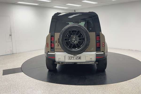 2021 Land Rover Defender 110 D300 SE L663