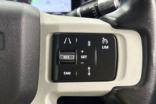 2021 Land Rover Defender 110 D300 SE L663