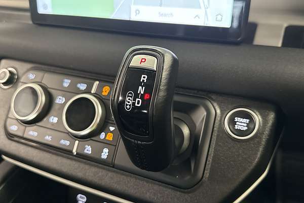 2021 Land Rover Defender 110 D300 SE L663