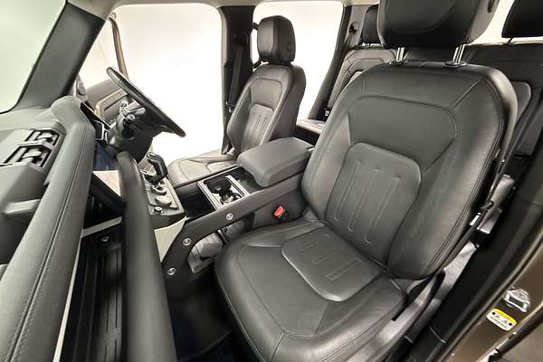 2021 Land Rover Defender 110 D300 SE L663
