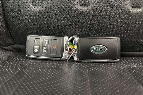 2021 Land Rover Defender 110 D300 SE L663