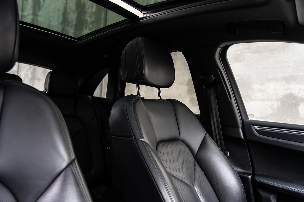 2020 Porsche Macan 95B