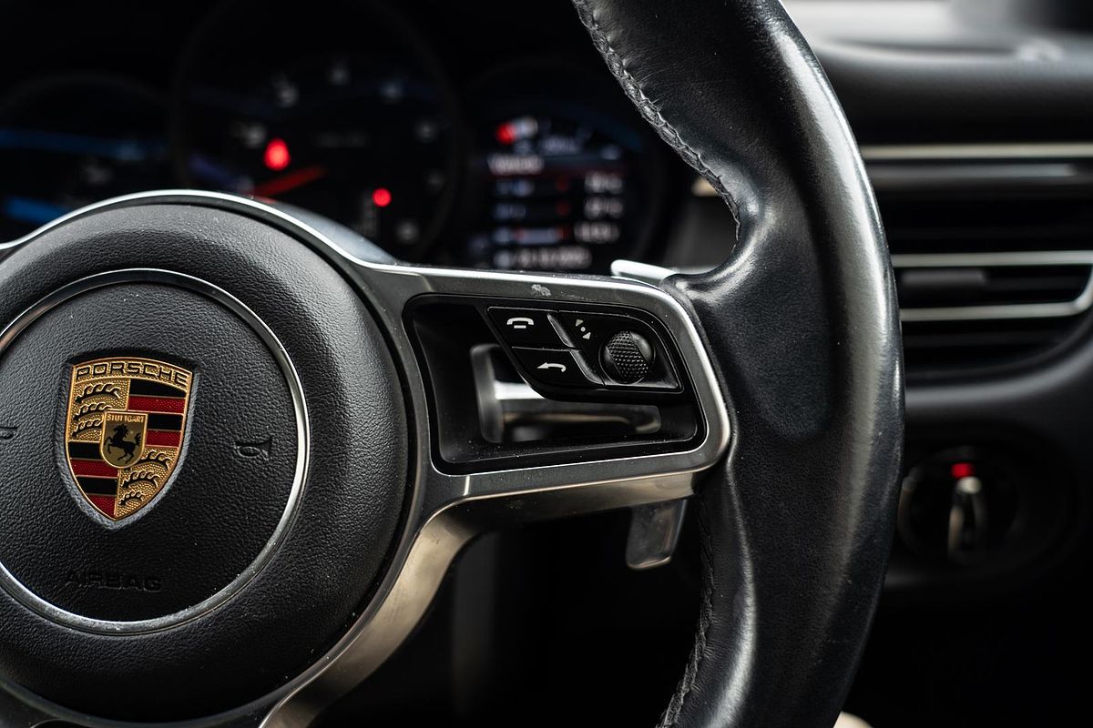 2020 Porsche Macan 95B