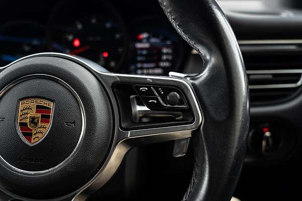 2020 Porsche Macan 95B