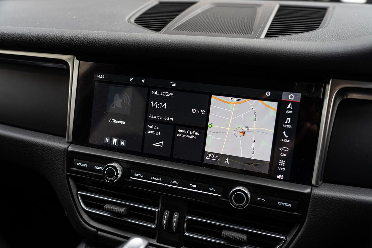 2020 Porsche Macan 95B