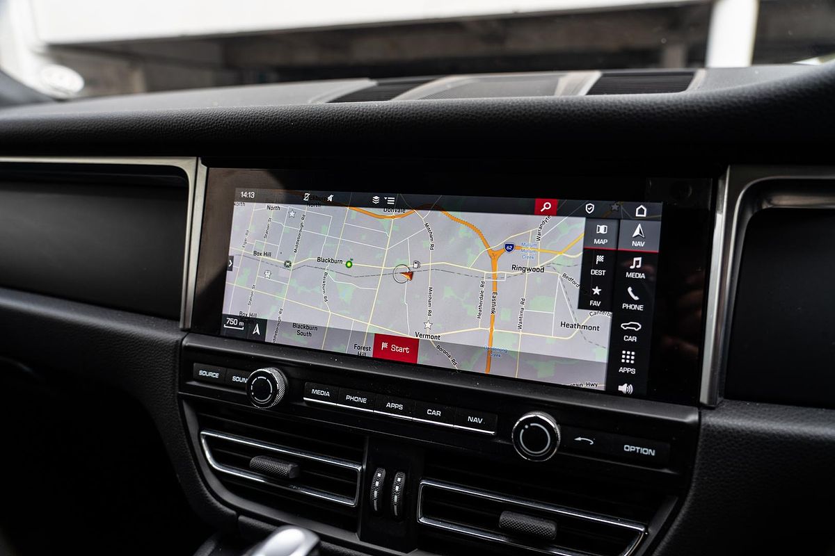 2020 Porsche Macan 95B