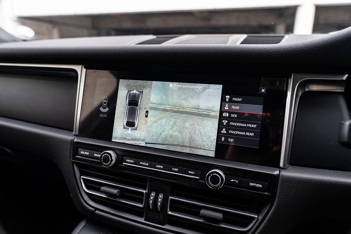 2020 Porsche Macan 95B