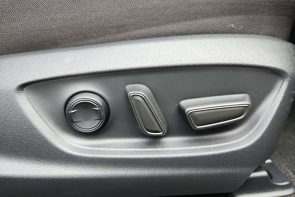 2020 Toyota Camry Ascent Sport AXVH71R