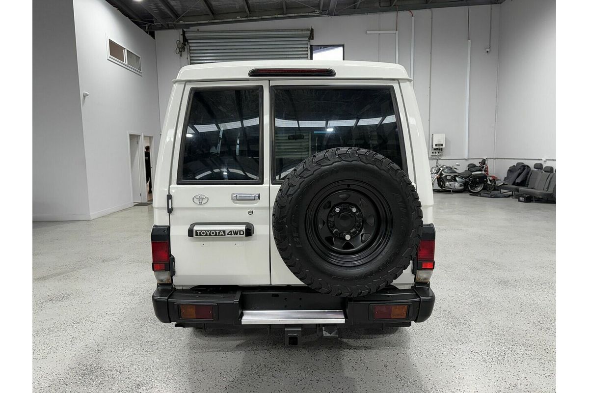 2013 Toyota Landcruiser Workmate Troopcarrier VDJ78R