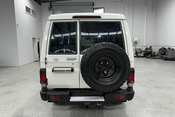 2013 Toyota Landcruiser Workmate Troopcarrier VDJ78R