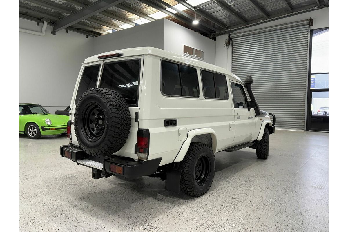 2013 Toyota Landcruiser Workmate Troopcarrier VDJ78R