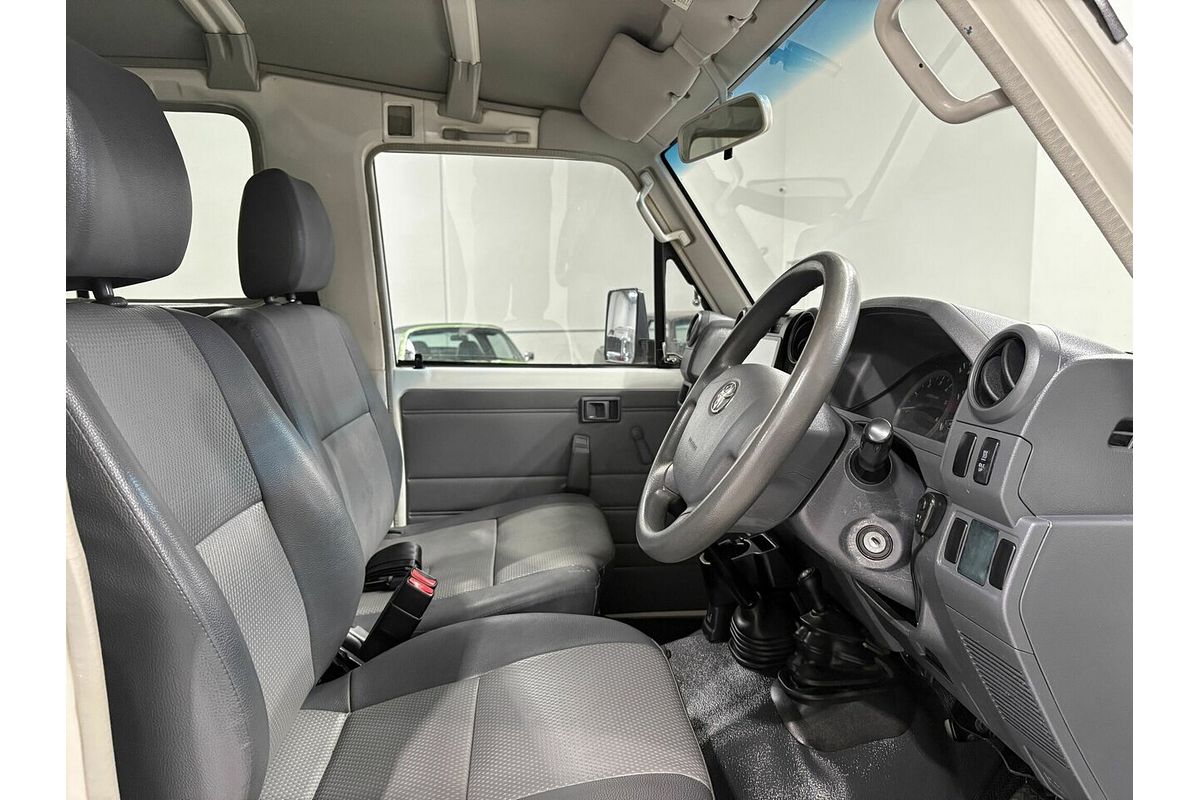 2013 Toyota Landcruiser Workmate Troopcarrier VDJ78R