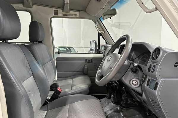 2013 Toyota Landcruiser Workmate Troopcarrier VDJ78R