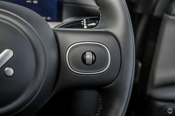 2025 MG IM5 Performance P12L