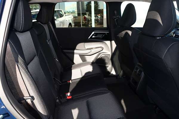 2025 Mitsubishi Outlander LS ZM