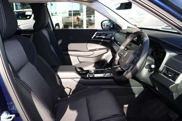 2025 Mitsubishi Outlander LS ZM