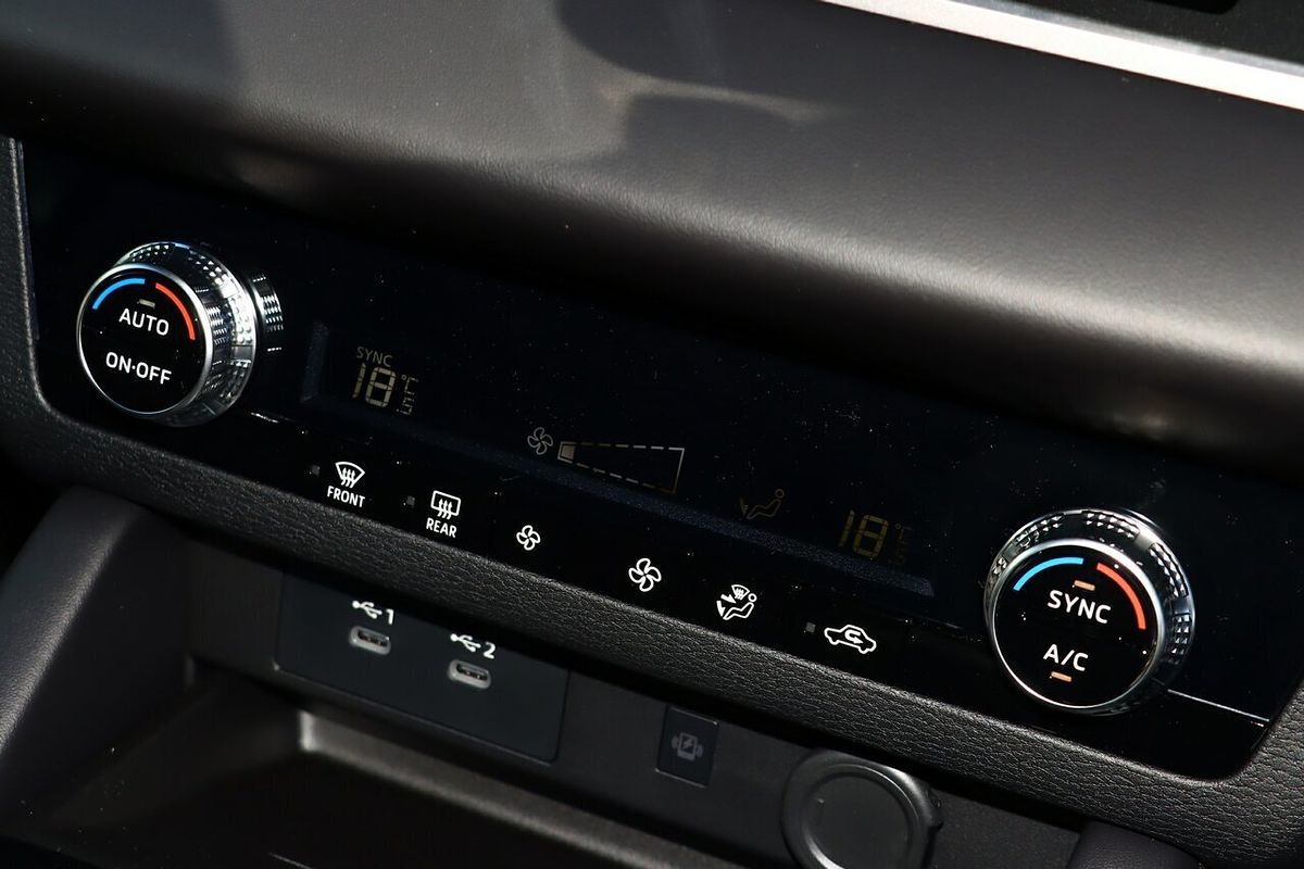 2025 Mitsubishi Outlander LS ZM