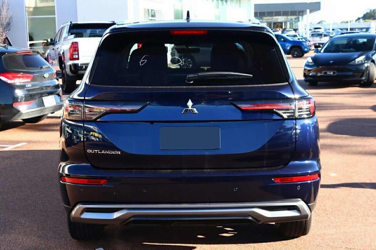 2025 Mitsubishi Outlander LS ZM