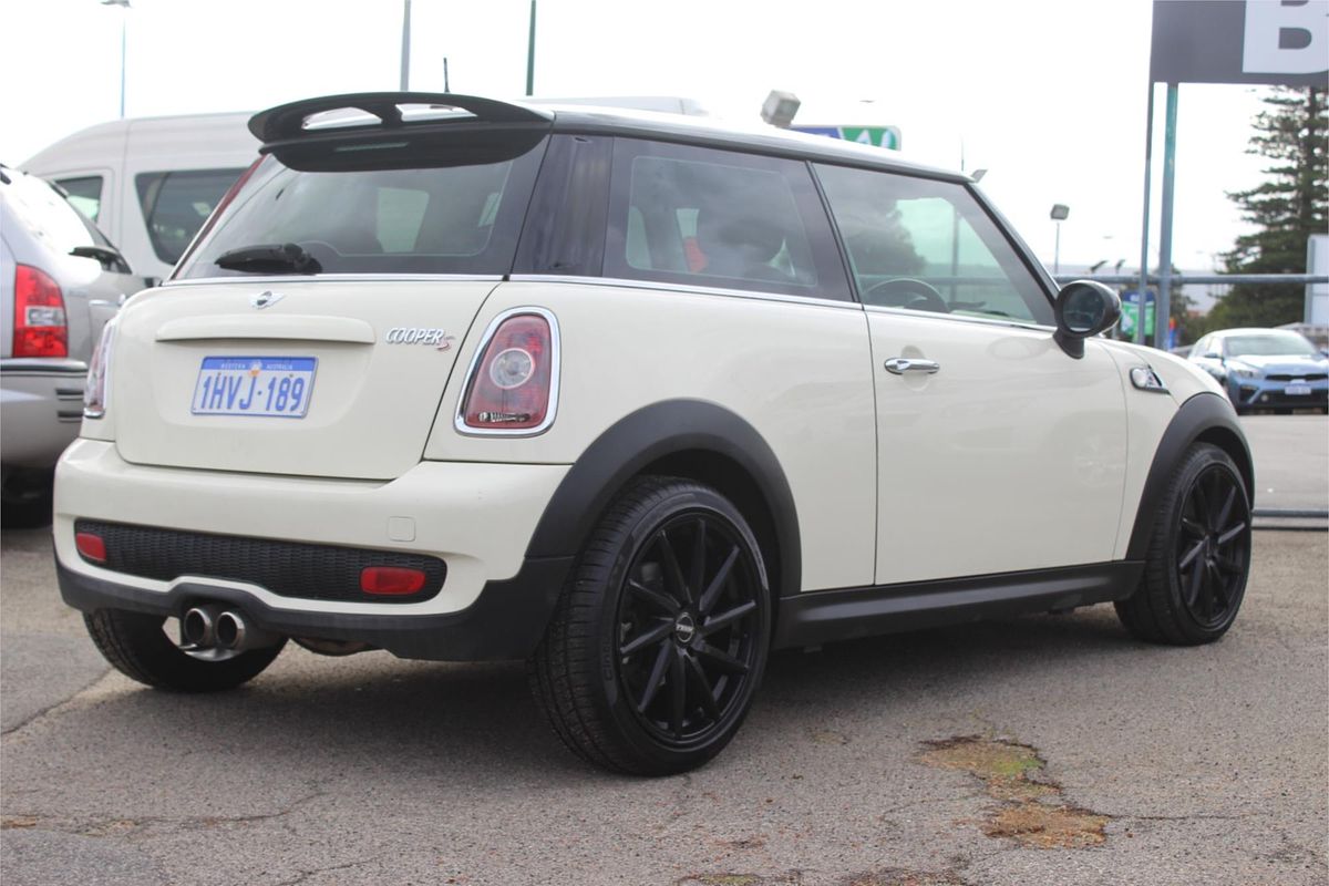 2008 MINI Hatch Cooper S R56