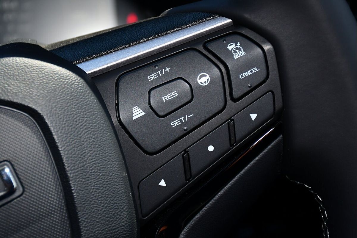 2025 Isuzu MU-X LS-T