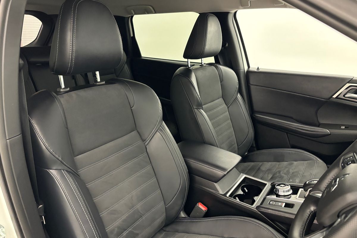 2024 Mitsubishi Outlander Aspire ZM