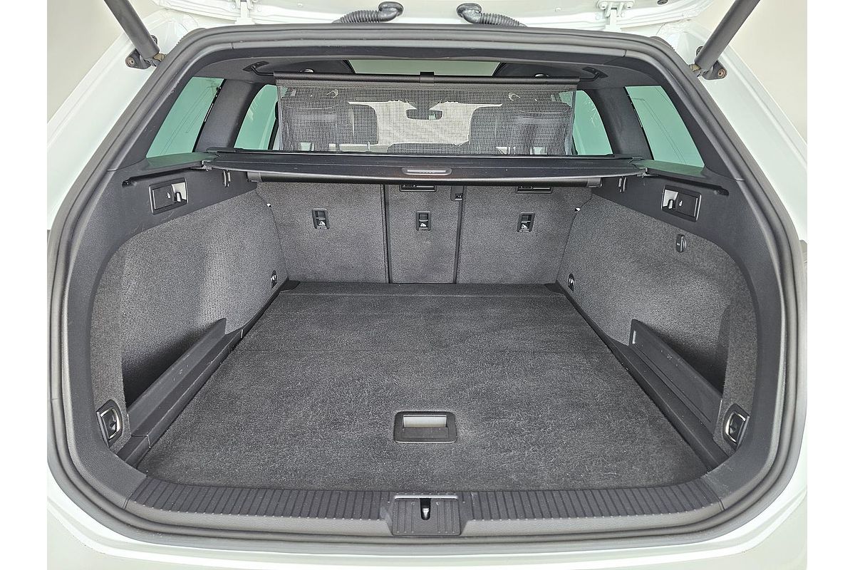 2019 Volkswagen Passat 206TSI R-Line B8