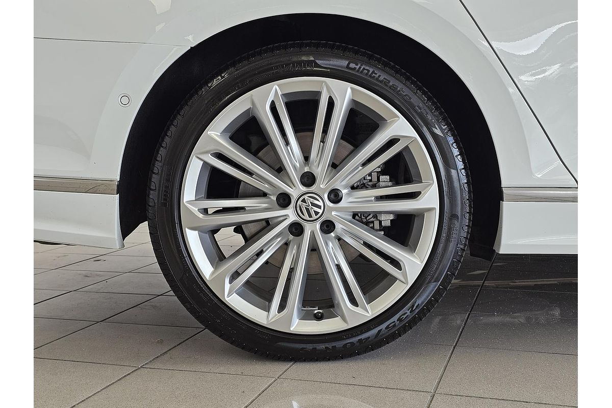 2019 Volkswagen Passat 206TSI R-Line B8