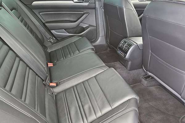 2019 Volkswagen Passat 206TSI R-Line B8