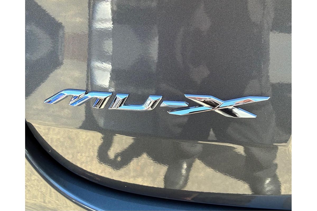 2025 Isuzu MU-X LS-M