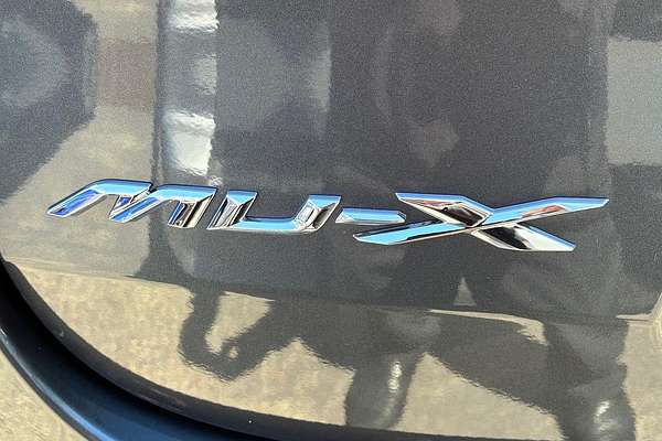 2025 Isuzu MU-X LS-M