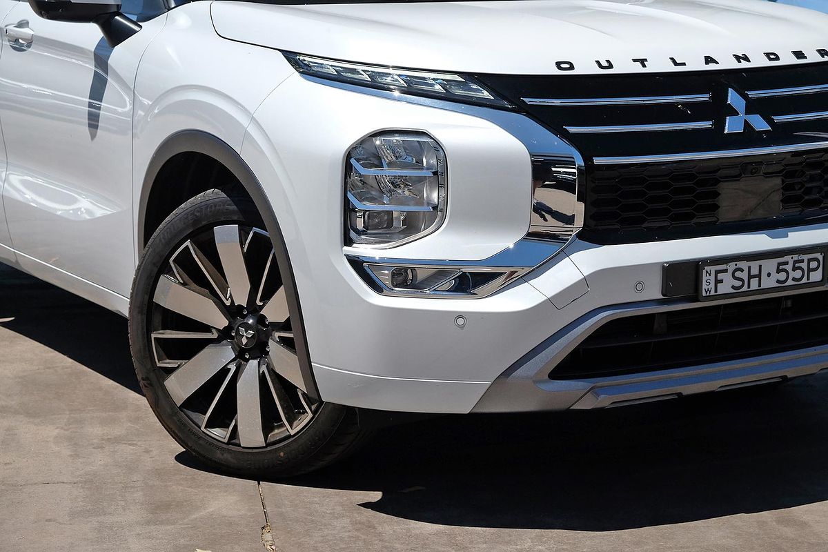 2025 Mitsubishi Outlander Exceed Tourer ZM