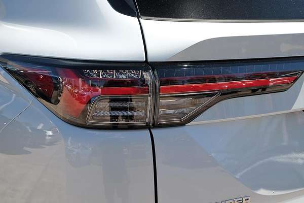 2025 Mitsubishi Outlander Exceed Tourer ZM