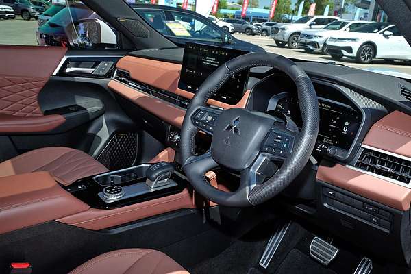 2025 Mitsubishi Outlander Exceed Tourer ZM